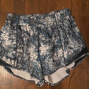 Hotty Hot 4” shorts size 6